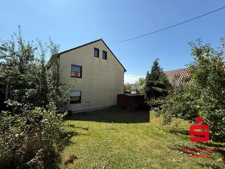 renovierungsbedürftiges Zweifamilienhaus 