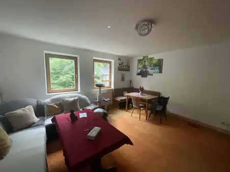 Vermietetes Mehrfamilienhaus mit 6 Parteien