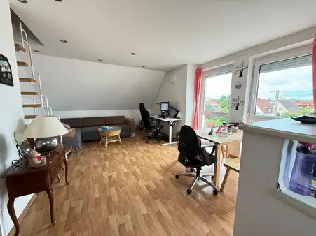 kleine, vermietete Maisonette-Wohnung