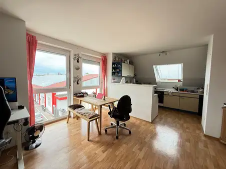 kleine, vermietete Maisonette-Wohnung