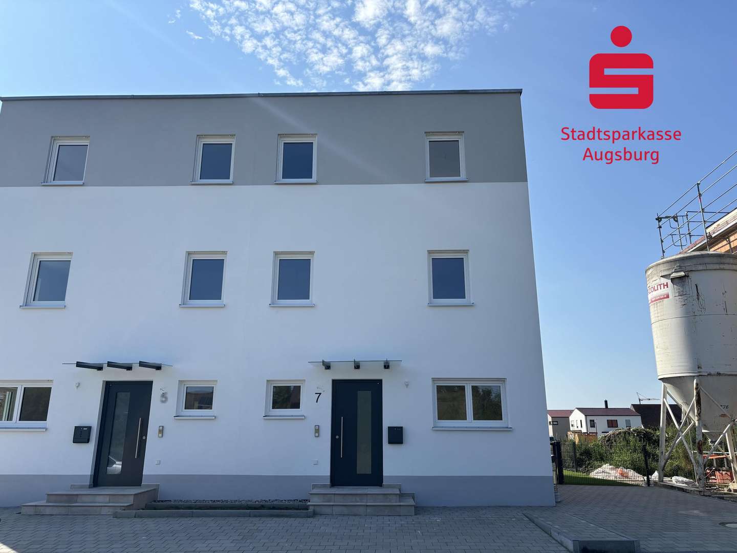Hausansicht Hausansicht - Doppelhaushälfte in 86165 Augsburg mit 140m² mieten