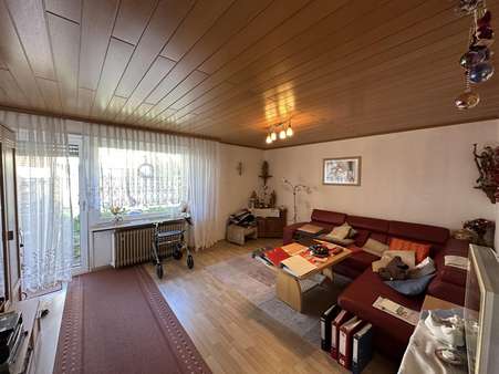 Wohnzimmer - Reihenmittelhaus in 86179 Augsburg mit 89m² kaufen
