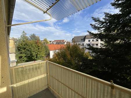 Ausblick Balkon - Etagenwohnung in 86167 Augsburg mit 64m² kaufen