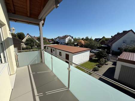 Ausblick vom Balkon Ausblick vom Balkon - Zweifamilienhaus in 86415 Mering mit 196m² kaufen