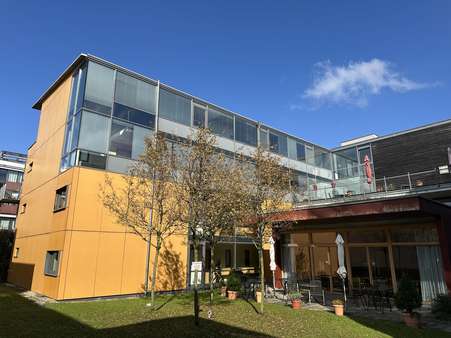 Außenansicht Außenansicht - Erdgeschosswohnung in 86159 Augsburg mit 59m² kaufen