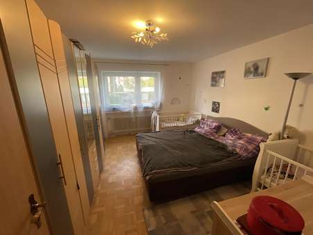 Schlafzimmer - Erdgeschosswohnung in 86343 Königsbrunn mit 78m² kaufen