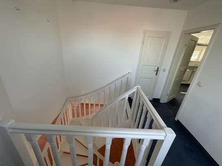 freie Treppe in den Dachspitz - Dachgeschosswohnung in 86150 Augsburg mit 179m² kaufen