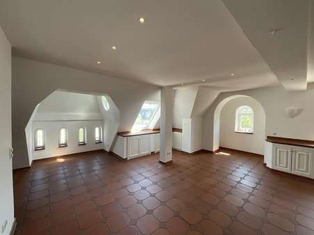 offener Wohnbereich - Dachgeschosswohnung in 86150 Augsburg mit 179m² kaufen