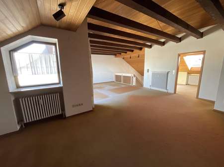 Wohnzimmer - Maisonette-Wohnung in 86316 Friedberg mit 125m² kaufen