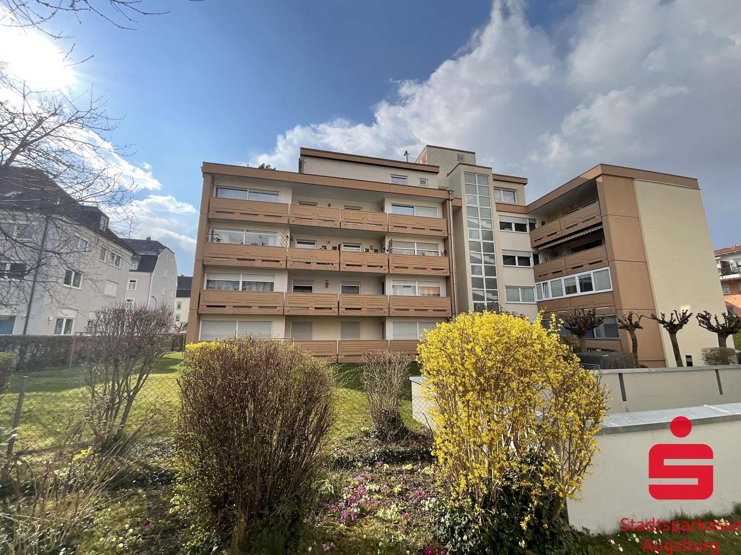 Außenansicht - Erdgeschosswohnung in 86157 Augsburg mit 88m² kaufen