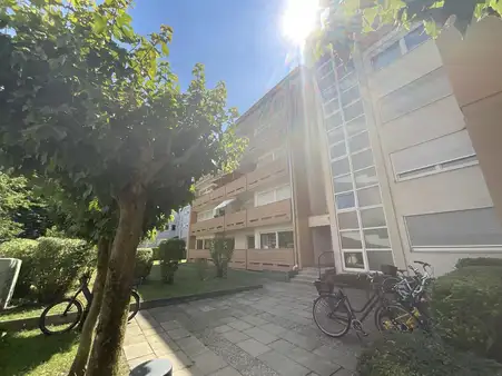 Großzügige 3-Zimmer-Wohnung in ruhiger zentraler Lage