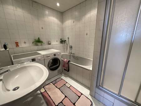 Bad innenliegend - Etagenwohnung in 86165 Augsburg mit 76m² kaufen