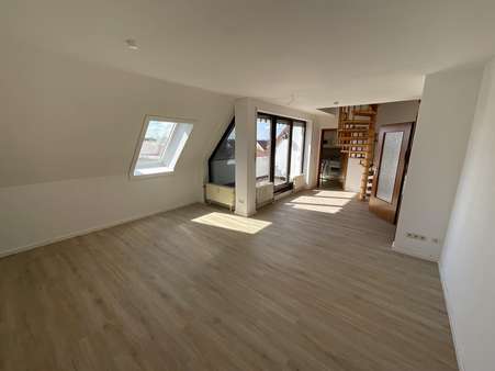 Wohnzimmer - Maisonette-Wohnung in 86343 Königsbrunn mit 74m² kaufen