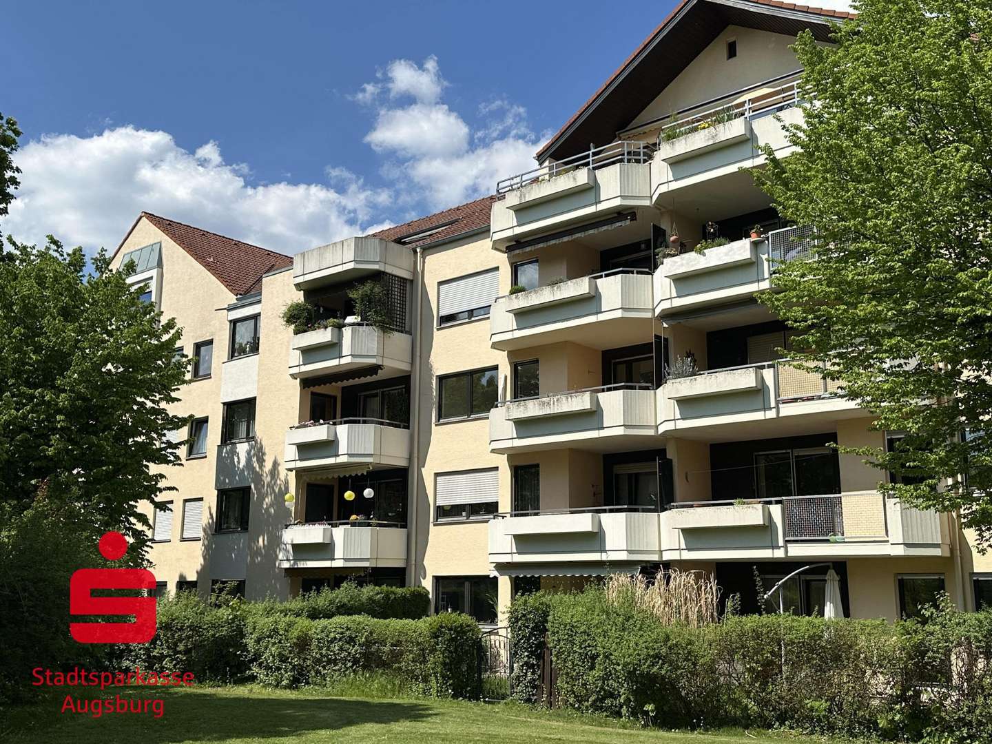 Außenansicht Außenansicht - Erdgeschosswohnung in 86179 Augsburg mit 95m² kaufen