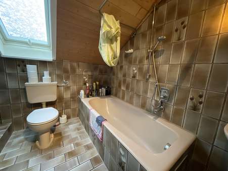 Badezimmer Wohnung 1 - Dachgeschosswohnung in 86415 Mering mit 96m² kaufen