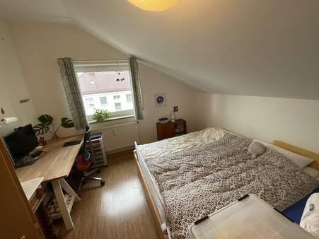 Schlafzimmer Schlafzimmer - Dachgeschosswohnung in 86157 Augsburg mit 47m² kaufen