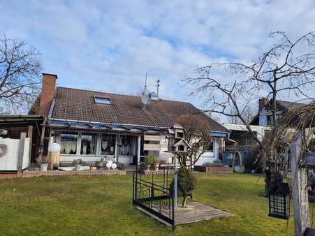 Außenansicht Außenansicht - Einfamilienhaus in 86551 Aichach mit 156m² kaufen