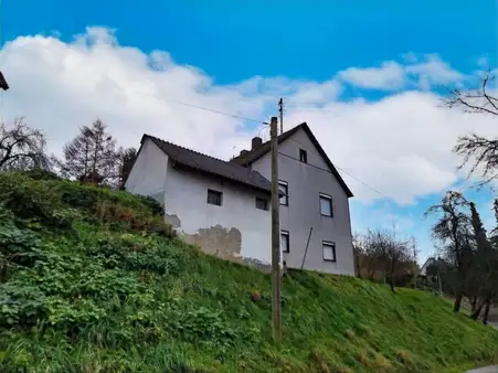 Für Naturliebhaber mit angrenzender Wiese