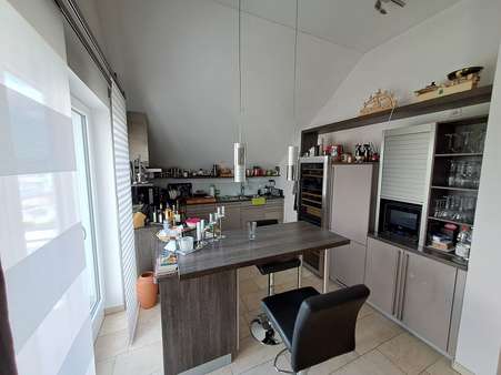 Moderne Einbauküche (gegen Ablöse) Moderne Einbauküche (gegen Ablöse) - Dachgeschosswohnung in 86529 Schrobenhausen mit 123m² mieten