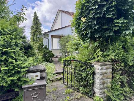 Außenansicht Außenansicht - Einfamilienhaus in 86551 Aichach mit 72m² kaufen