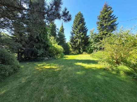 Weitläufiger Garten mit altem Baumbestand - Einfamilienhaus in 86561 Aresing mit 207m² kaufen