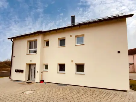 Frisch renoviertes 3-Parteienhaus in Offingen