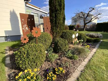 gepflegter Garten - Bungalow in 85095 Denkendorf mit 170m² kaufen