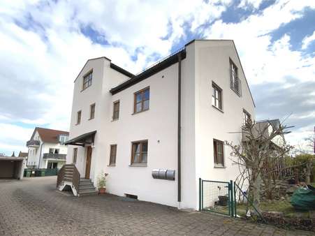 Nordwestseite Garagenzufahrt Nordwestseite Garagenzufahrt - Etagenwohnung in 85139 Wettstetten mit 84m² kaufen