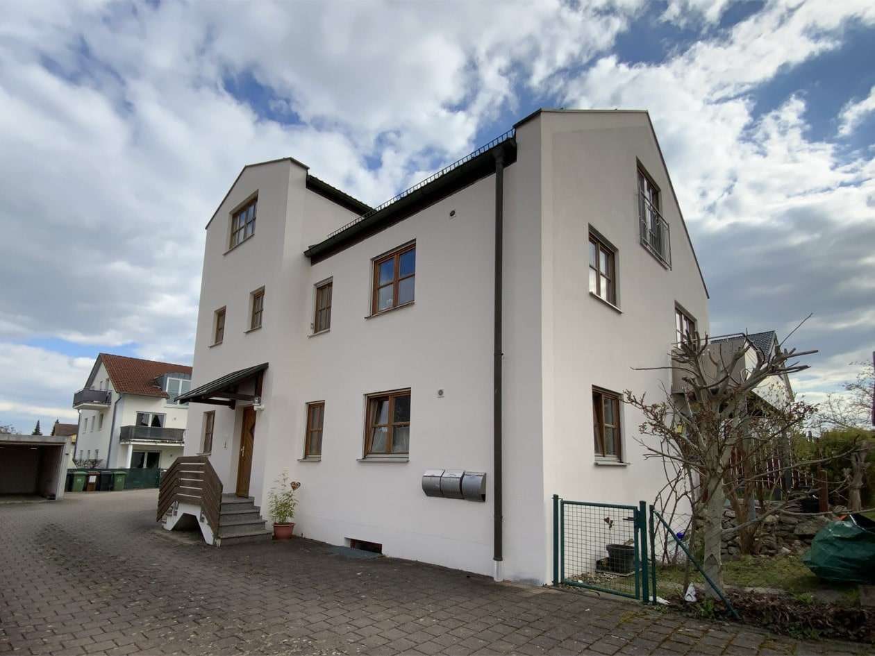 Nordwestseite Garagenzufahrt - Etagenwohnung in 85139 Wettstetten mit 84m² kaufen
