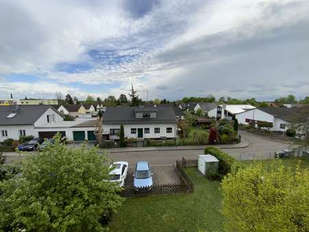Blick vom Balkon - Etagenwohnung in 85055 Ingolstadt mit 84m² kaufen