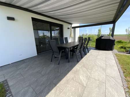 Überdachte Südterrasse - Einfamilienhaus in 85049 Ingolstadt mit 172m² kaufen