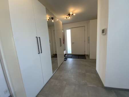 Diele im Erdgeschoss - Einfamilienhaus in 85049 Ingolstadt mit 172m² kaufen