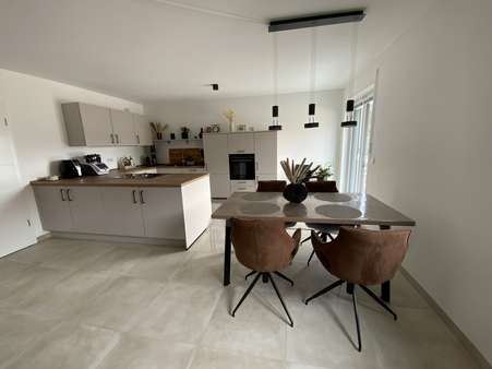 Küche mit Essplatz - Etagenwohnung in 85110 Kipfenberg mit 63m² kaufen