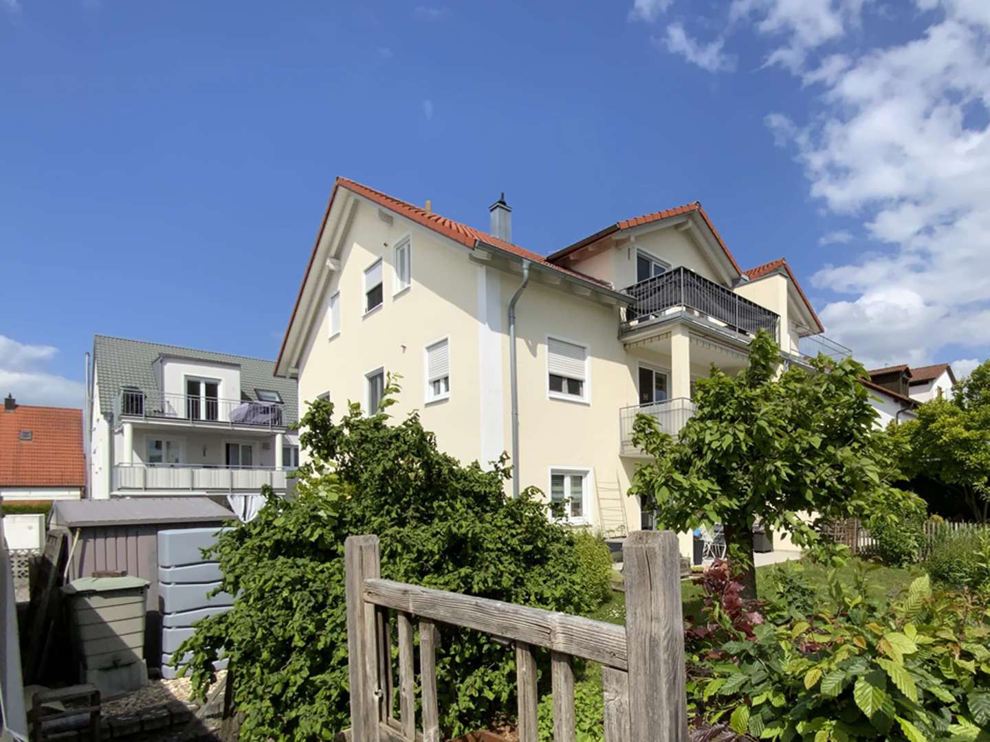 Hausansicht Südseite - Dachgeschosswohnung in 85080 Gaimersheim mit 68m² kaufen