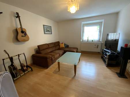 Wohnzimmer Wohnzimmer - Etagenwohnung in 85055 Ingolstadt mit 61m² kaufen