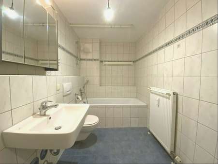 Bad Bad - Erdgeschosswohnung in 85049 Ingolstadt mit 56m² kaufen