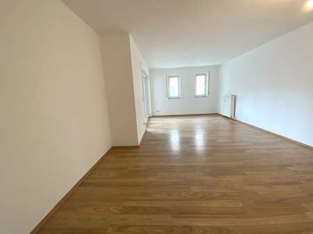 Wohn-/Esszimmer Wohn-/Esszimmer - Erdgeschosswohnung in 85049 Ingolstadt mit 56m² kaufen
