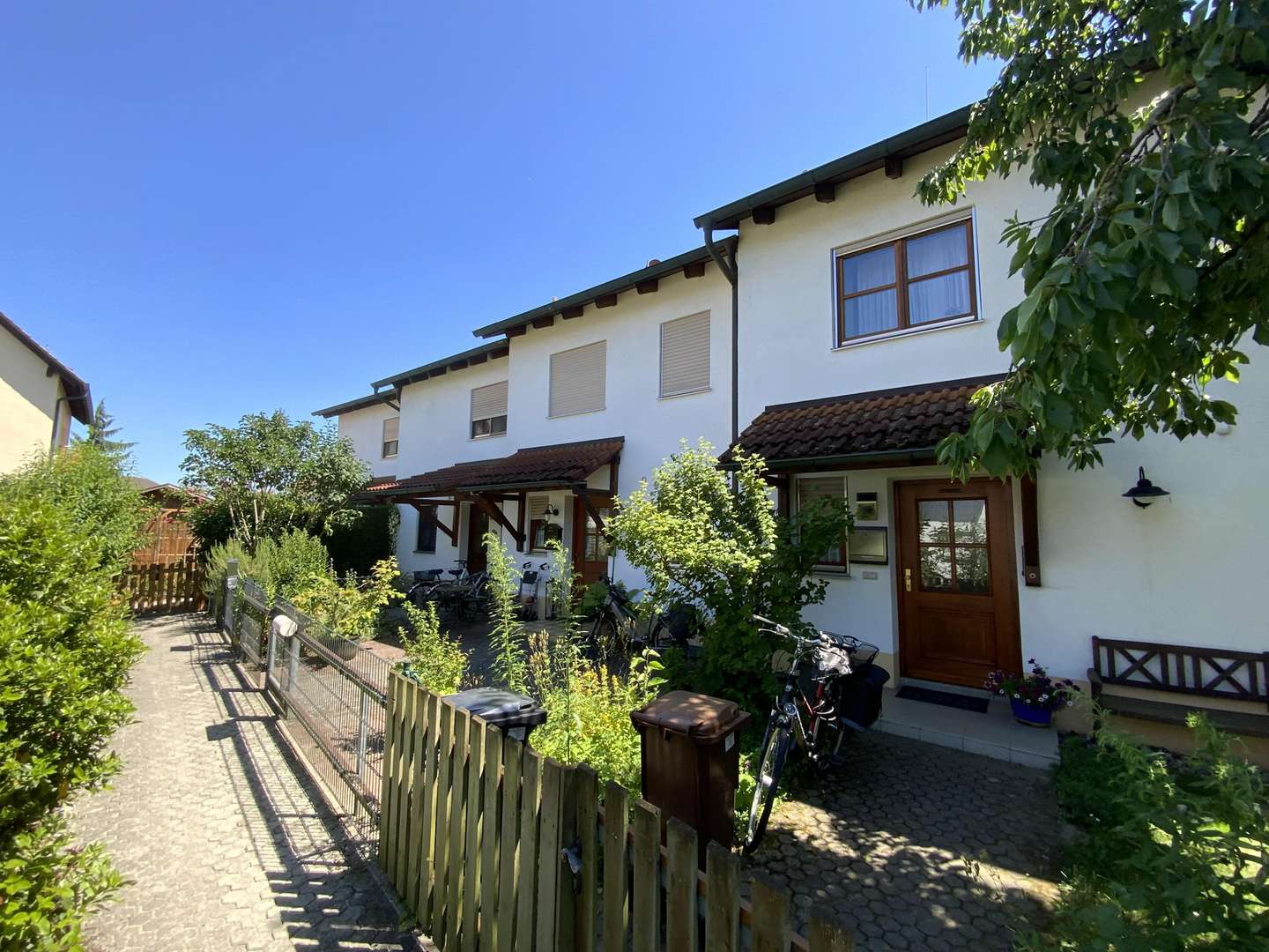 Eingangsseite Eingangsseite - Reihenmittelhaus in 85084 Reichertshofen mit 120m² kaufen