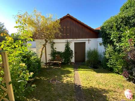 Garten mit Garagenzugang Garten mit Garagenzugang - Reihenmittelhaus in 85084 Reichertshofen mit 120m² kaufen