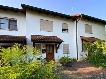 Hausansicht Hausansicht - Reihenmittelhaus in 85084 Reichertshofen mit 120m² kaufen