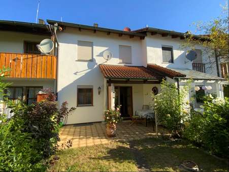 Südansicht mit Terrasse Südansicht mit Terrasse - Reihenmittelhaus in 85084 Reichertshofen mit 120m² kaufen