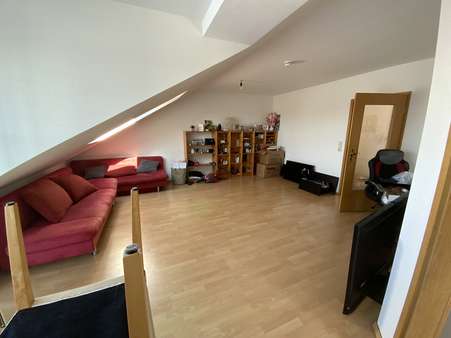 Wohnraum Ansicht 2 Wohnraum Ansicht 2 - Dachgeschosswohnung in 85139 Wettstetten mit 61m² mieten