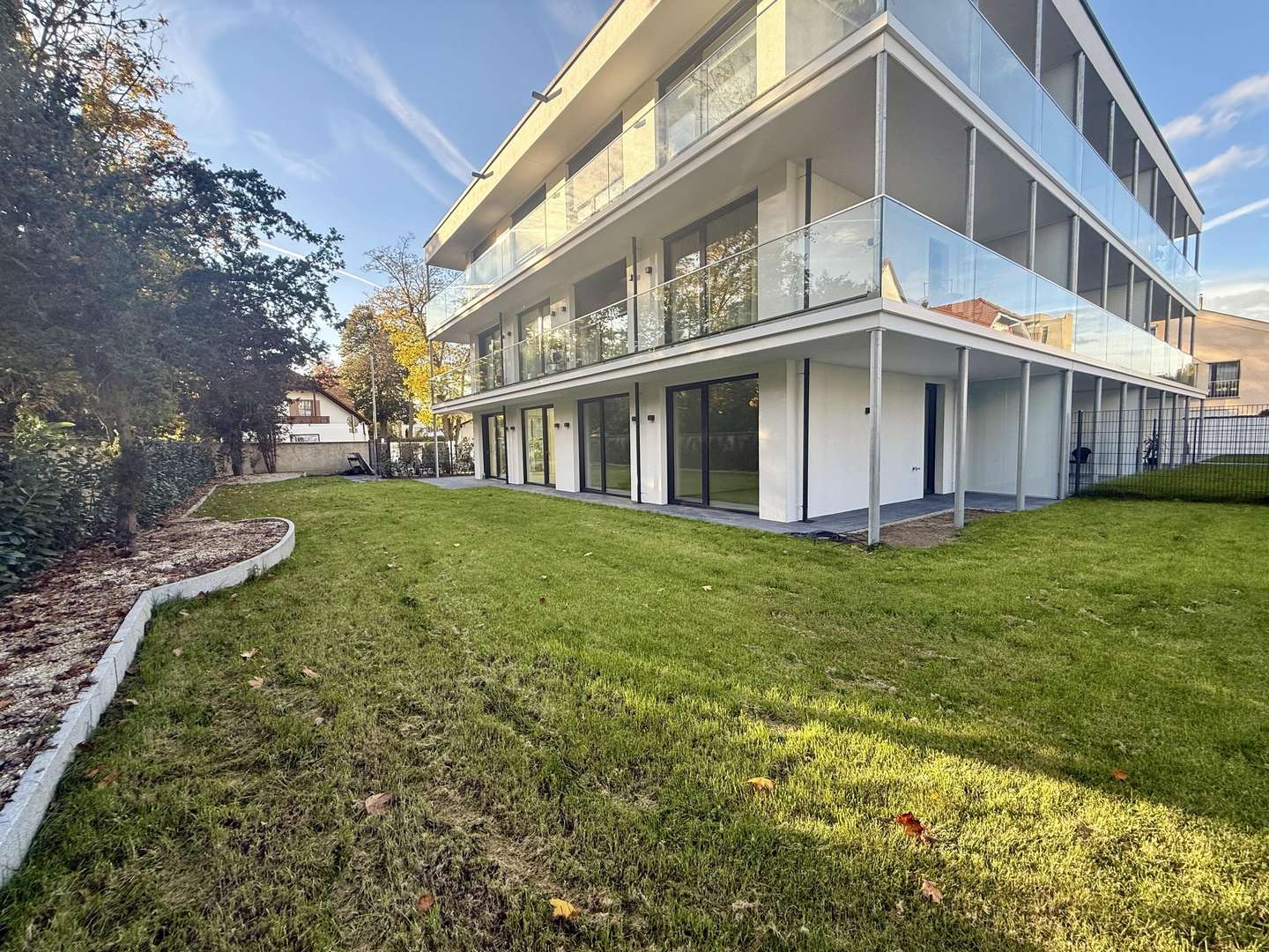 Ansicht vom Südosten - Erdgeschosswohnung in 85057 Ingolstadt mit 105m² kaufen