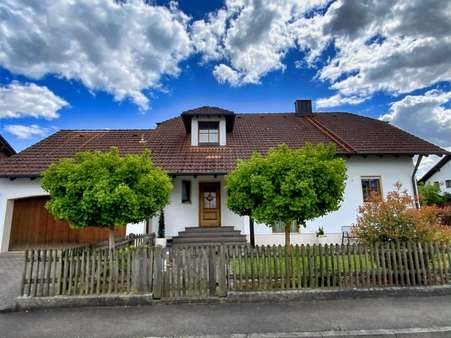 Eingangsseite - Einfamilienhaus in 85107 Baar-Ebenhausen mit 119m² kaufen