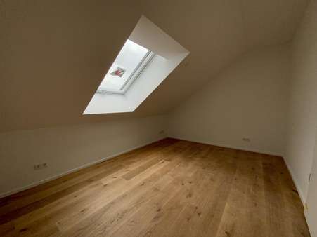 Kinderzimmer - Dachgeschosswohnung in 85051 Ingolstadt mit 68m² kaufen