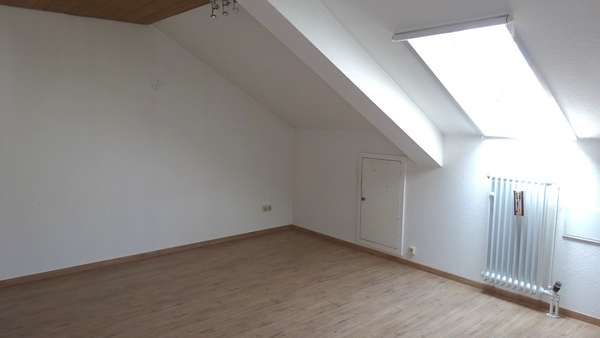 Wohn-/Esszimmer - Dachgeschosswohnung in 85072 Eichstätt mit 47m² mieten