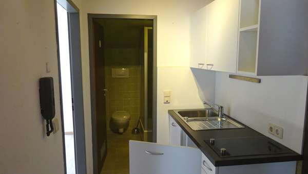 Küchenzeile auf dem Flur - Dachgeschosswohnung in 85072 Eichstätt mit 47m² mieten