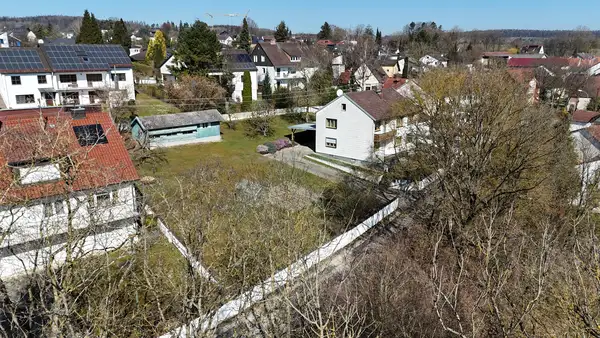 Herrschaftlich Residieren auf Baulücke in Neuburg-Bittenbrunn - naturnah, ruhig, gewachsen 