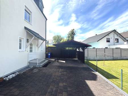 Einfahrt - Doppelhaushälfte in 86633 Neuburg mit 140m² kaufen
