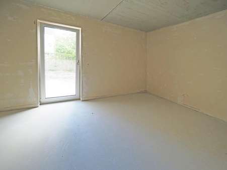 Wohnzimmer - Reihenmittelhaus in 86633 Neuburg mit 131m² mieten
